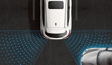 2023 Nissan Qashqai showing rear cross traffic alert technology