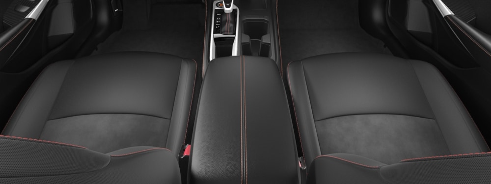 vue intérieure des sièges avant chauffants d’une Nissan Sentra 2024